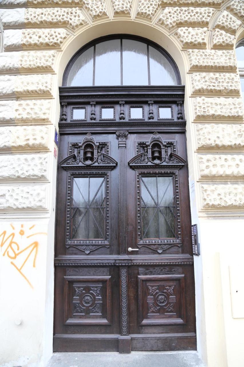 Apartment Kahoun Прага Экстерьер фото