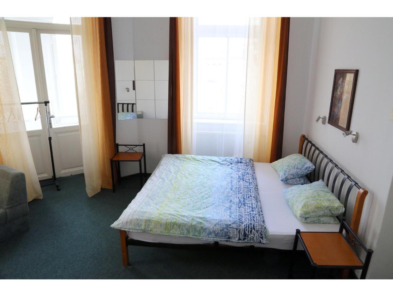 Apartment Kahoun Прага Экстерьер фото